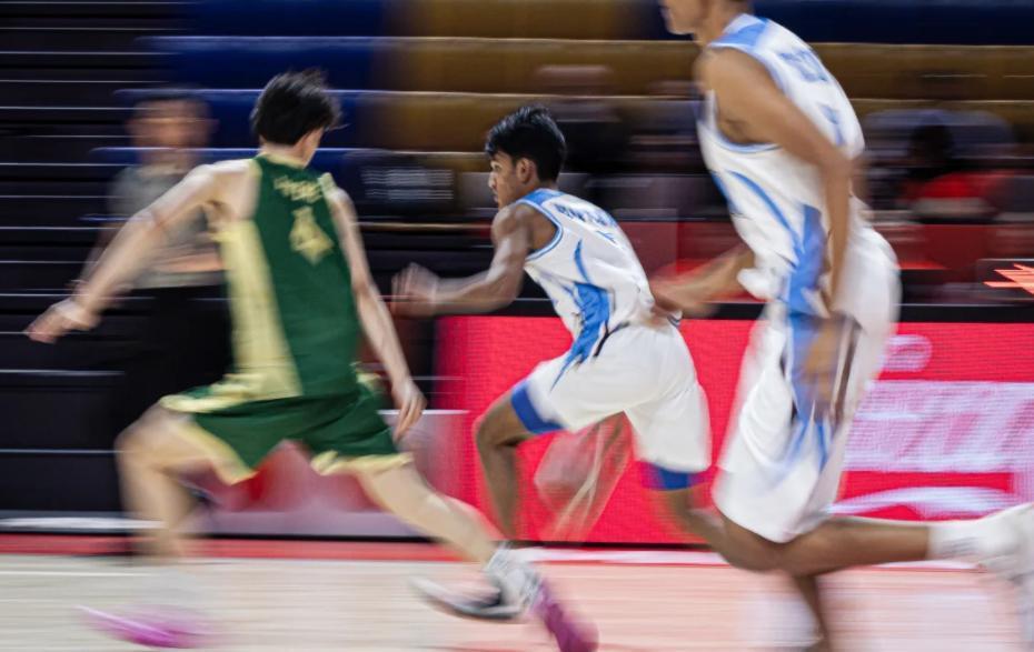 压倒性优势, 亚队展现出, 篮亚洲杯上